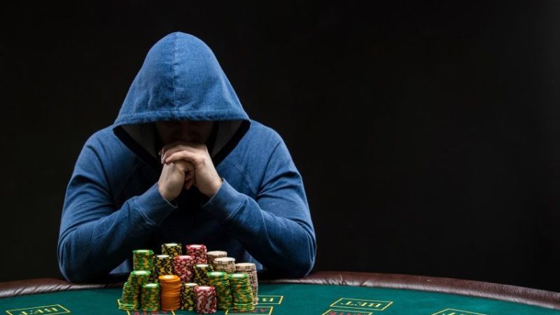 Chơi bài poker cảm tính sẽ dẫn đến việc bạn sẽ liên tục thua 