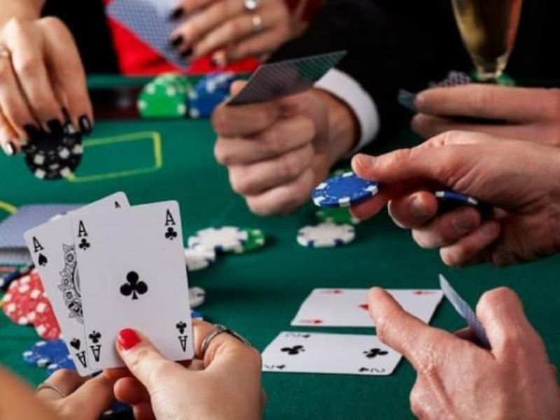 Cách chơi bài Poker bịp bằng máy chơi