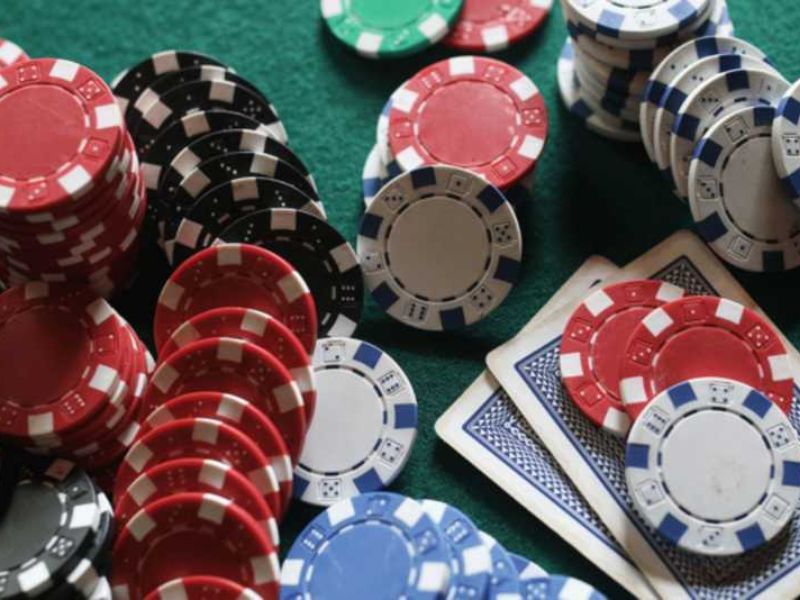 Cách chơi bài Poker bịp dễ dàng chiến thắng 