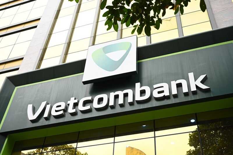  Vietcombank cho khách hàng đủ 19 tuổi được phép vay tiền 