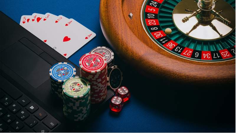 Các chiến thuật sai lầm khi chơi roulette - nhập vốn và lời chung