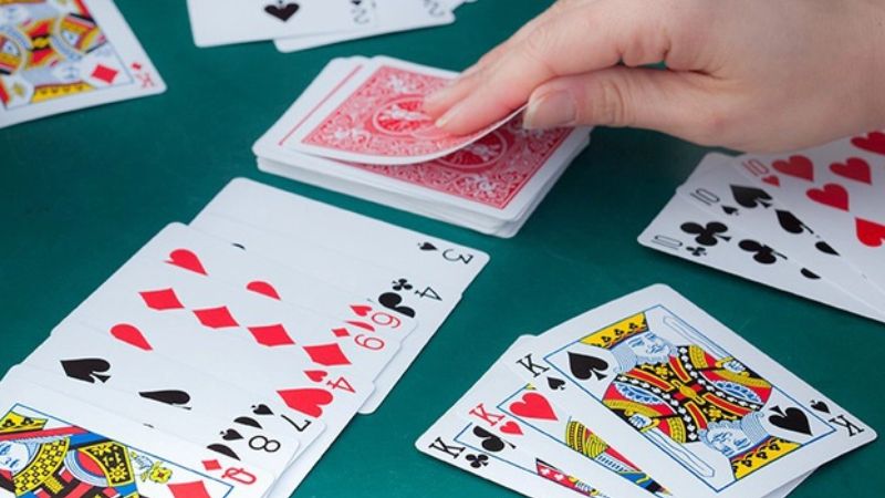 Xem kỹ ưu điểm của những lá bài trong những quân bài sẽ giúp bạn nhanh chiến thắng hơn đối thủ